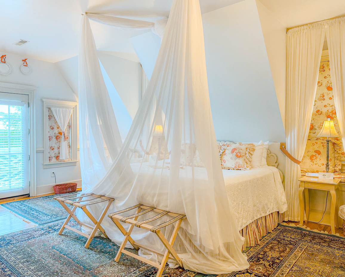 Image of the bed in the Dovecote Room.