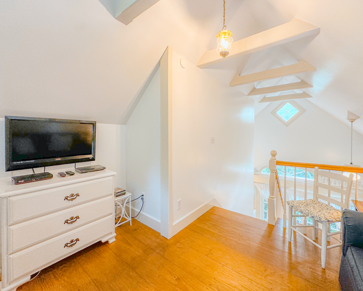 The TV in the upstairs loft of the Hayloft Cottage.