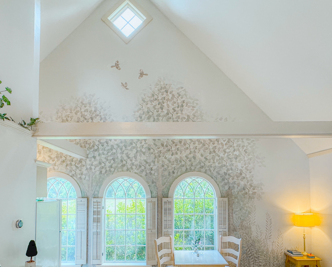 Image of the hand-painted mural in the Springhouse Cottage.